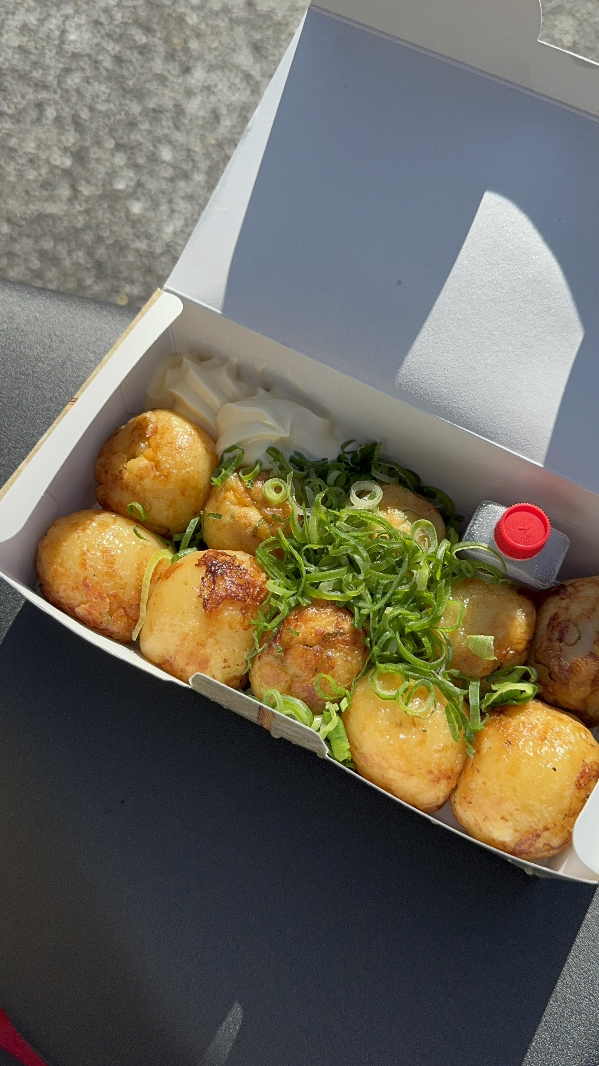 銅板で焼くたこ焼きが絶品！高知市「蛸まる インター店」で味わう外カリッ中トロのたこ焼き